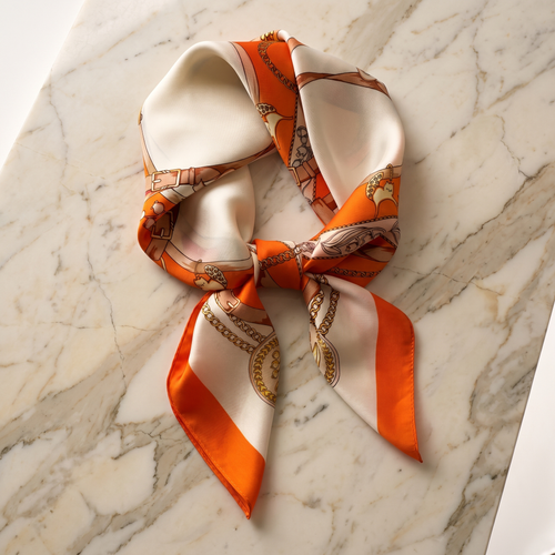 Foulard femme 70×70 cm Baroque orange crème – Roselys Paris