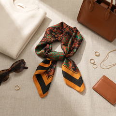 Roselys Paris foulard femme vert orange baroque carré satiné 70x70 cm, porté au cou