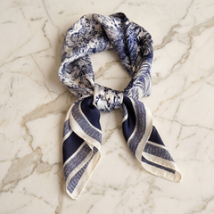 Roselys Paris foulard femme marine blanc paisley carré satiné 70x70 cm