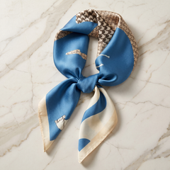 Roselys Paris foulard femme bleu crème abstrait carré satiné 70x70 cm