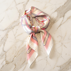 Roselys Paris foulard femme crème rose abstrait carré satiné 70x70 cm