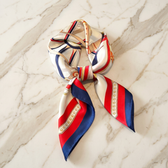 Roselys Paris foulard femme crème rouge baroque carré satiné 70x70 cm