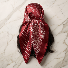 Roselys Paris foulard femme bordeaux noir paisley carré satiné 70x70 cm