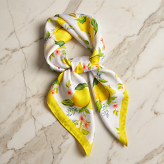 Roselys Paris foulard femme blanc jaune fleuri carré satiné 70x70 cm