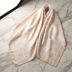 Roselys Paris foulard femme crème rose abstrait carré satiné 70x70 cm