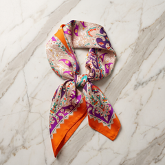 Roselys Paris foulard femme rose orange paisley carré satiné 70x70 cm