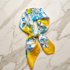 Roselys Paris foulard femme bleu jaune fleuri carré satiné 70x70 cm