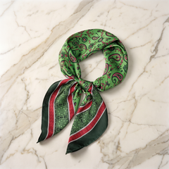 Roselys Paris foulard femme vert rouge baroque carré satiné 70x70 cm