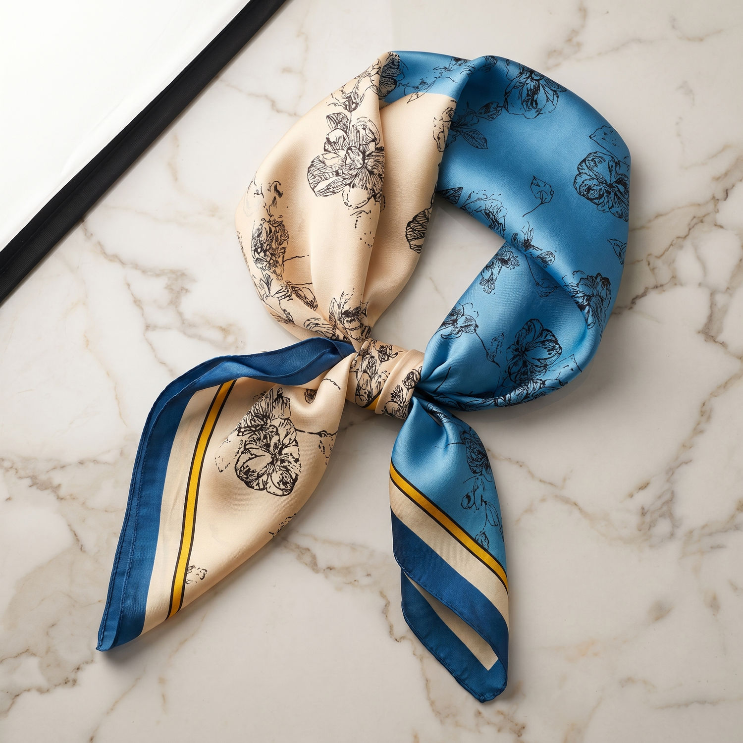 Roselys Paris foulard femme bleu crème baroque carré satiné 70x70 cm