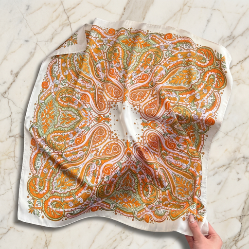 Roselys Paris foulard femme orange doré paisley carré satiné 70x70 cm