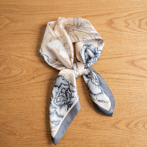 Roselys Paris foulard femme crème bleu baroque carré satiné 70x70 cm