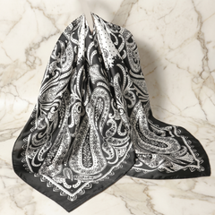 Roselys Paris foulard femme noir blanc paisley carré satiné 70x70 cm