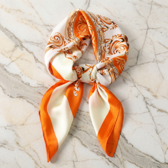 Roselys Paris foulard femme orange crème paisley carré satiné 70x70 cm