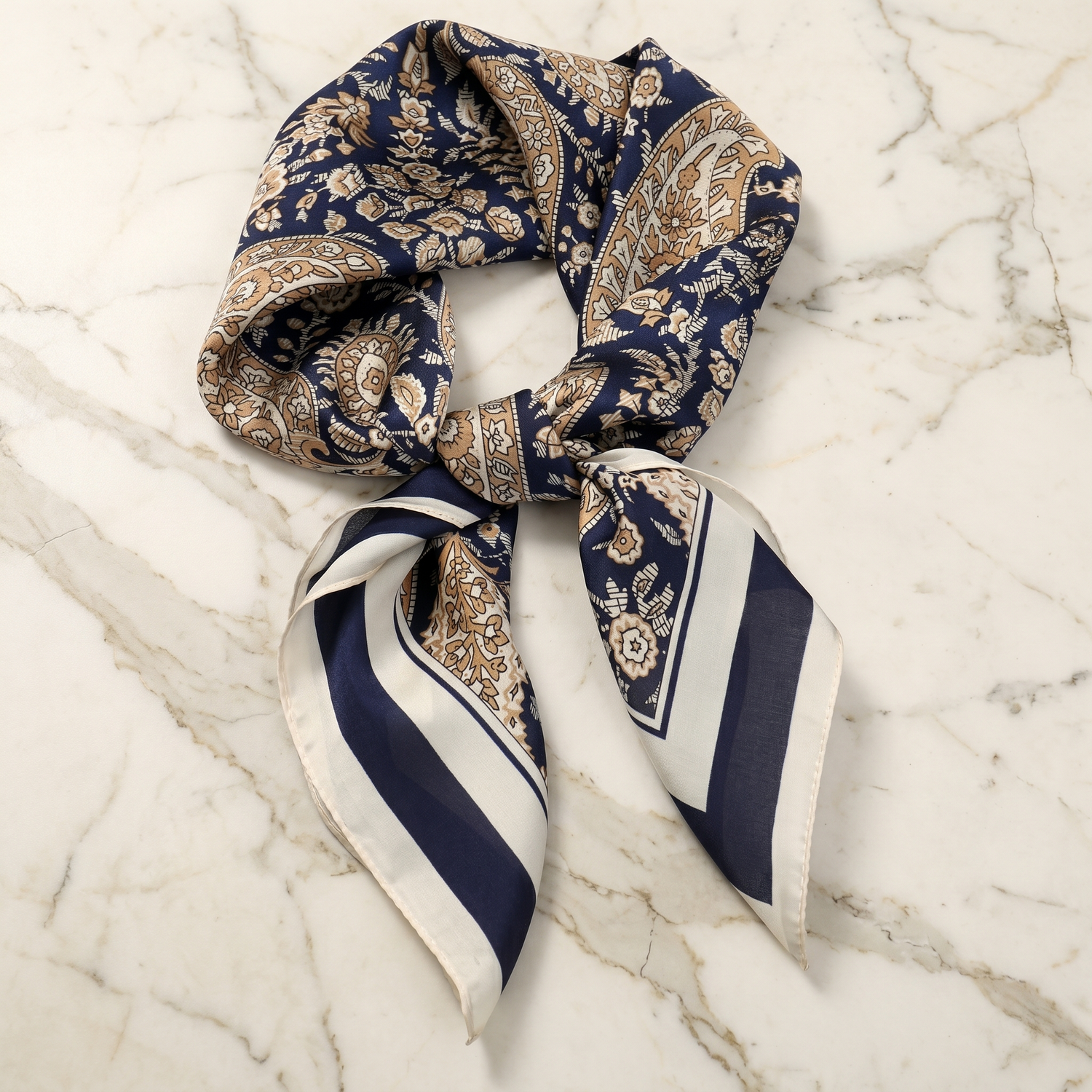 Roselys Paris foulard femme marine blanc paisley carré satiné 70x70 cm