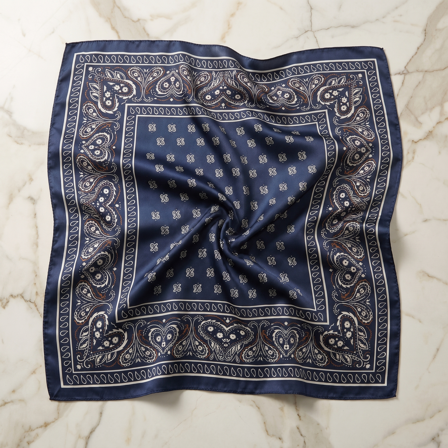Roselys Paris foulard femme marine bleu paisley carré satiné 70x70 cm
