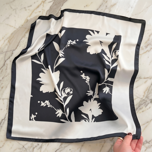 Roselys Paris foulard femme noir blanc fleuri carré satiné 70x70 cm