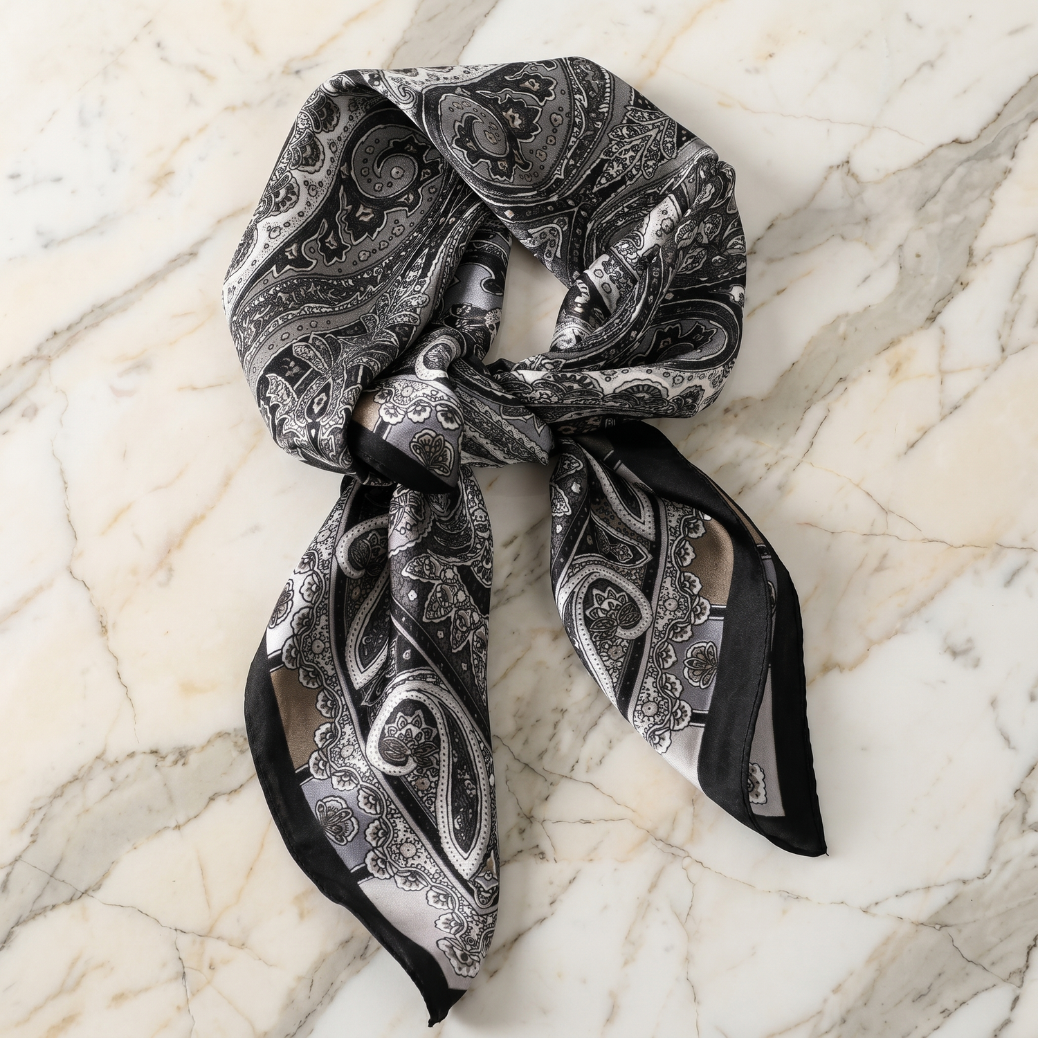 Roselys Paris foulard femme gris noir paisley carré satiné 70x70 cm