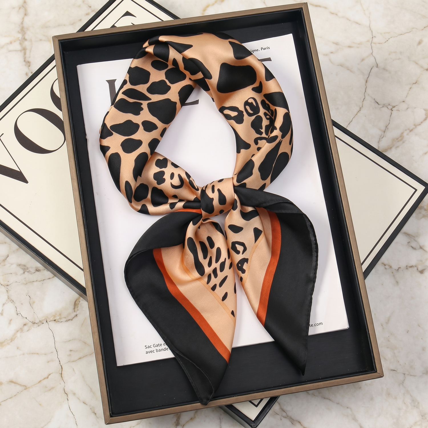 Roselys Paris foulard femme marron noir animalier carré satiné 70x70 cm