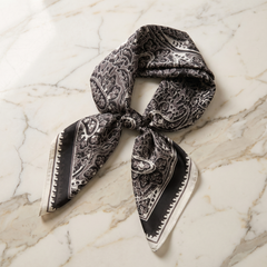 Roselys Paris foulard femme noir gris paisley carré satiné 70x70 cm