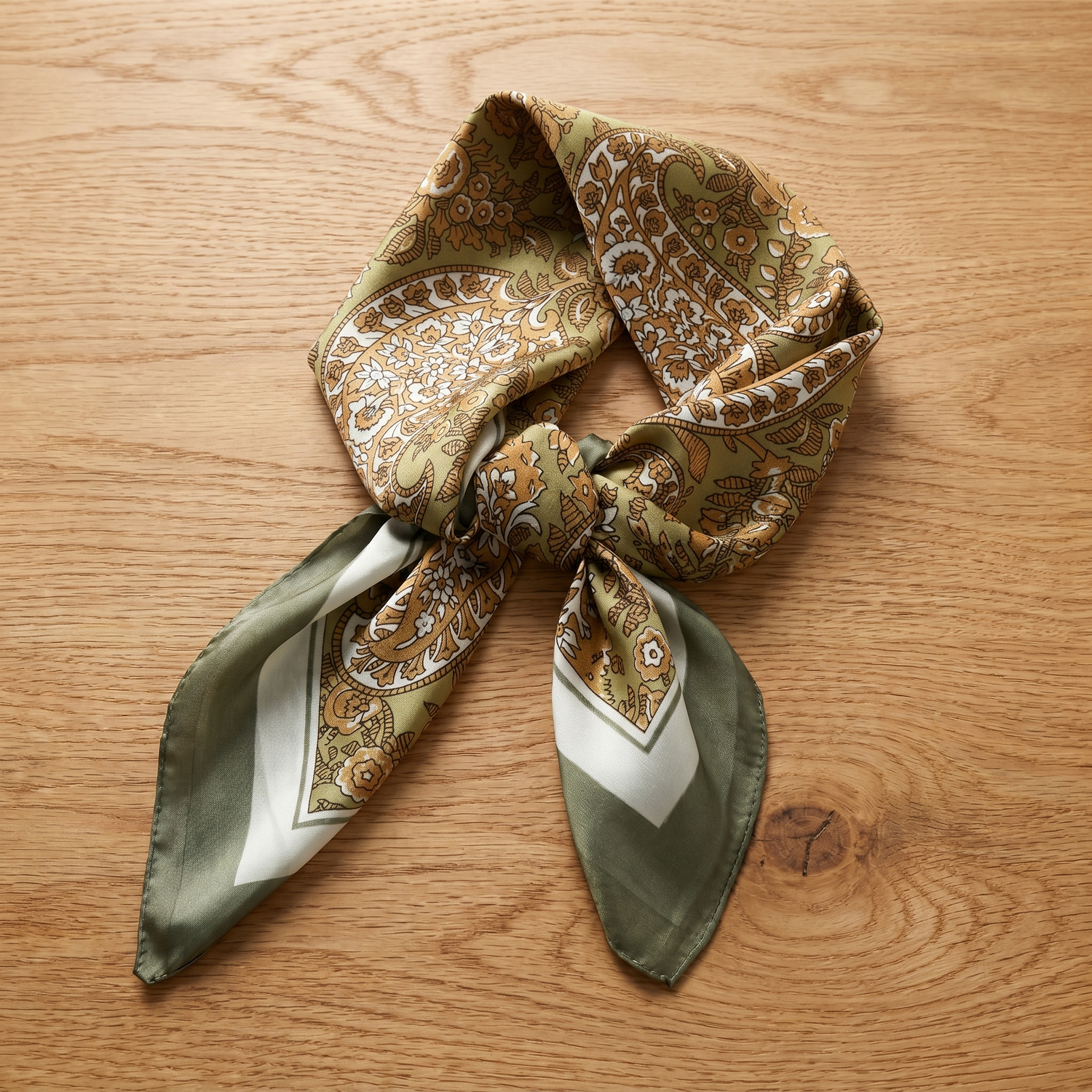 Roselys Paris foulard femme vert doré paisley carré satiné 70x70 cm