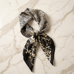 Roselys Paris foulard femme gris noir paisley carré satiné 70x70 cm