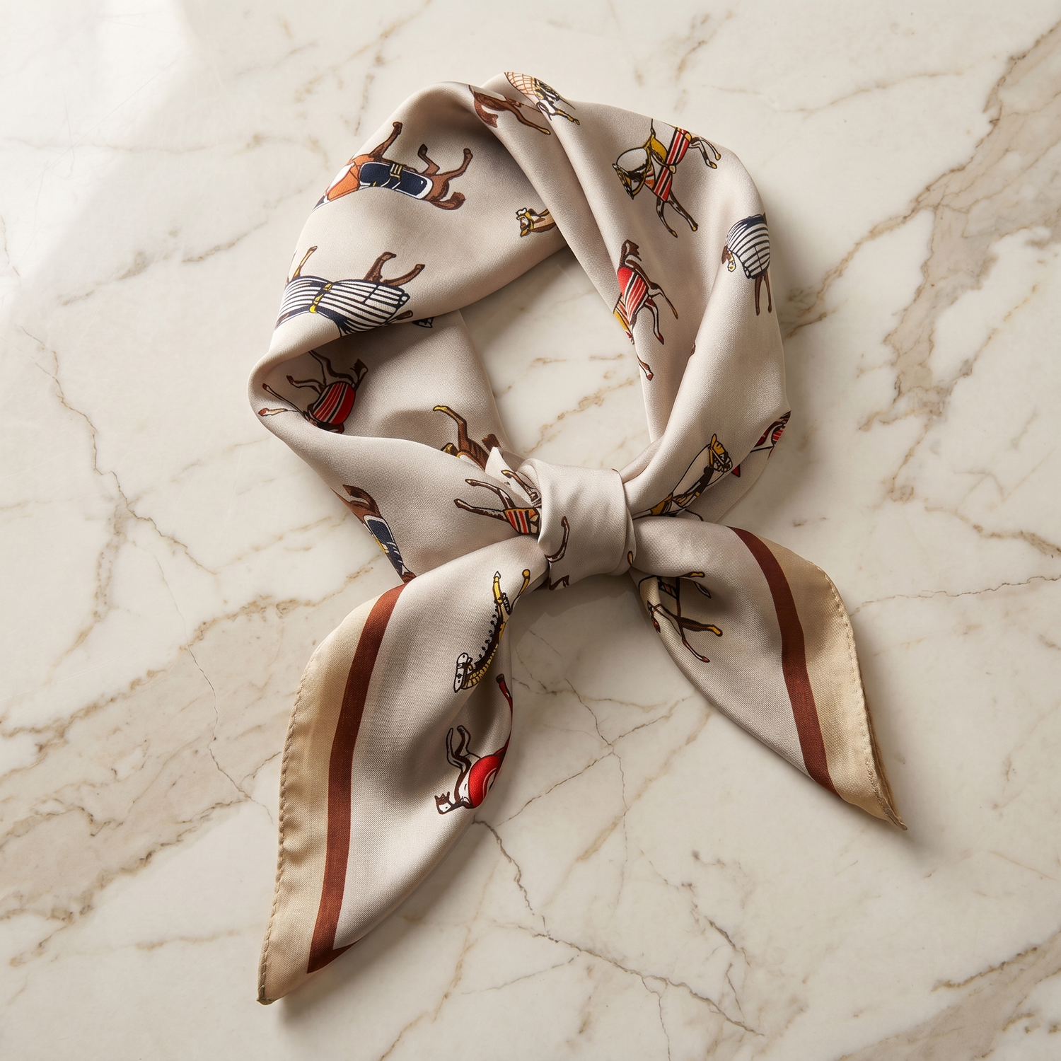 Roselys Paris foulard femme crème rose fleuri carré satiné 70x70 cm