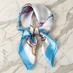 Roselys Paris foulard femme bleu ciel blanc fleuri carré satiné 70x70 cm