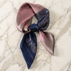 Roselys Paris foulard femme rose marine paisley carré satiné 70x70 cm