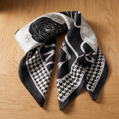Roselys Paris foulard femme noir blanc carreaux carré satiné 70x70 cm