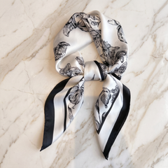 Roselys Paris foulard femme blanc marine fleuri carré satiné 70x70 cm