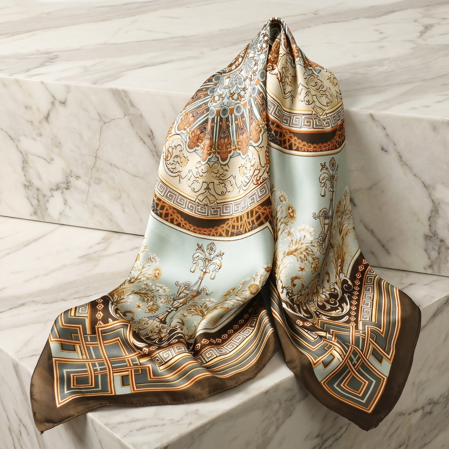 Roselys Paris foulard femme crème doré baroque carré satiné 70x70 cm