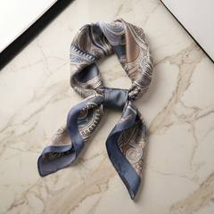 Roselys Paris foulard femme bleu gris paisley carré satiné 70x70 cm