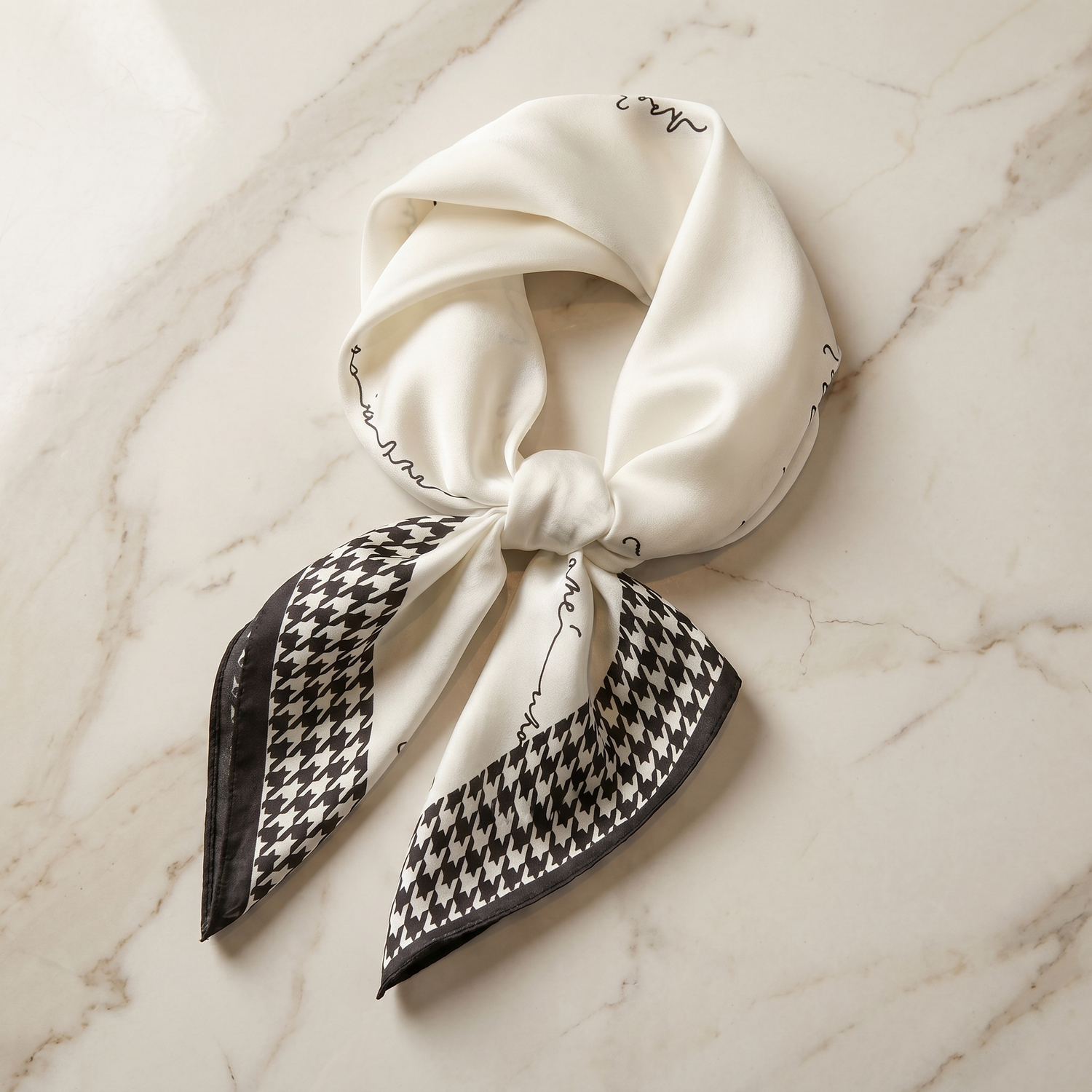 Roselys Paris foulard femme blanc noir carreaux carré satiné 70x70 cm