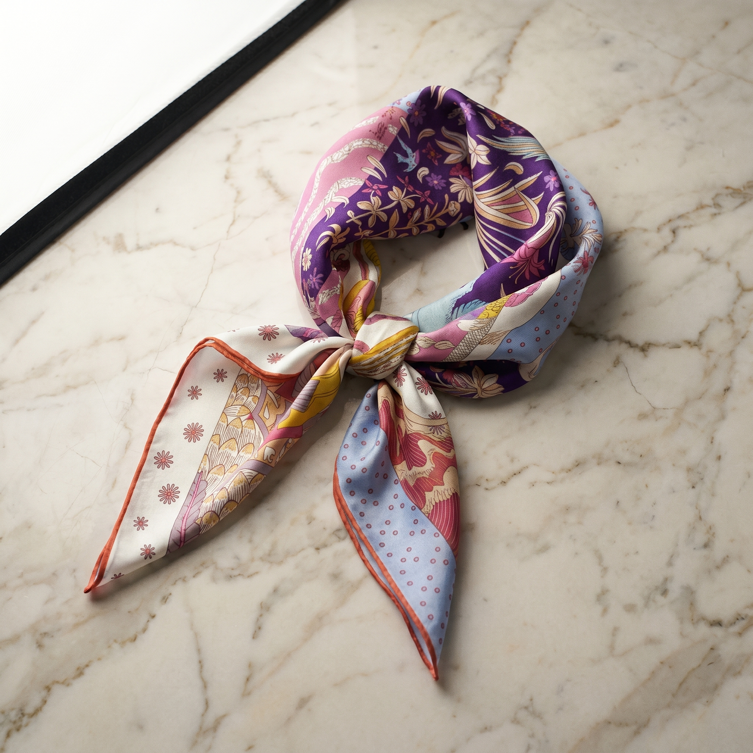 Roselys Paris foulard femme violet bleu paisley carré satiné 70x70 cm