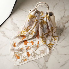 Roselys Paris foulard femme crème doré fleuri carré satiné 70x70 cm