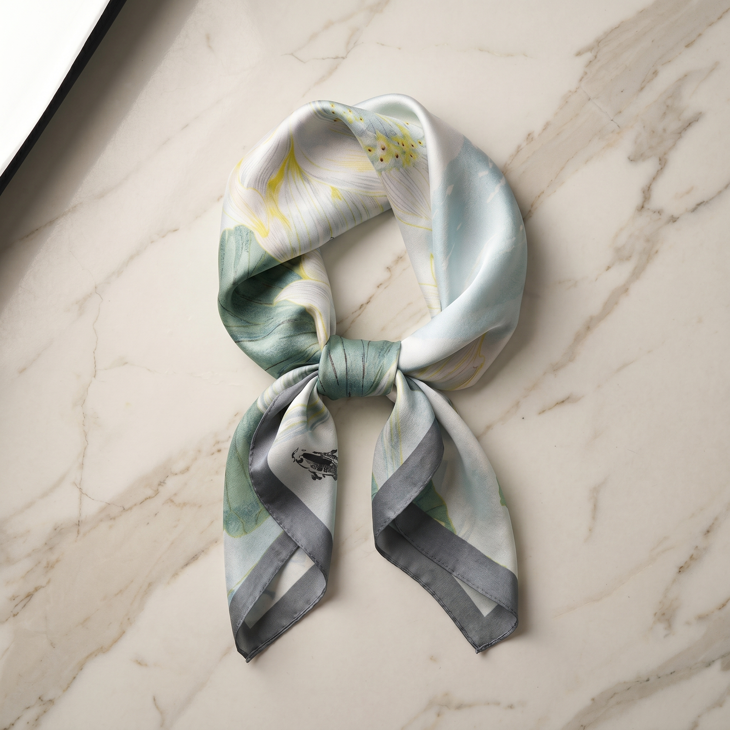 Roselys Paris foulard femme gris vert abstrait carré satiné 70x70 cm