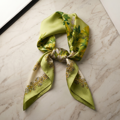 Roselys Paris foulard femme vert jaune fleuri carré satiné 70x70 cm