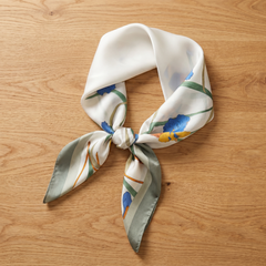 Roselys Paris foulard femme blanc bleu ciel fleuri carré satiné 70x70 cm