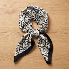 Roselys Paris foulard femme blanc noir baroque carré satiné 70x70 cm